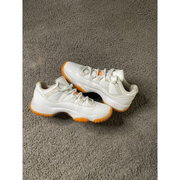 Size 5.5y- Air Jordan 11 Retro Low Bright Citrus Women's Size 7 - Picture 3 of 7